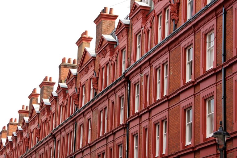 How much you need to earn to rent a 1-bedroom flat in London