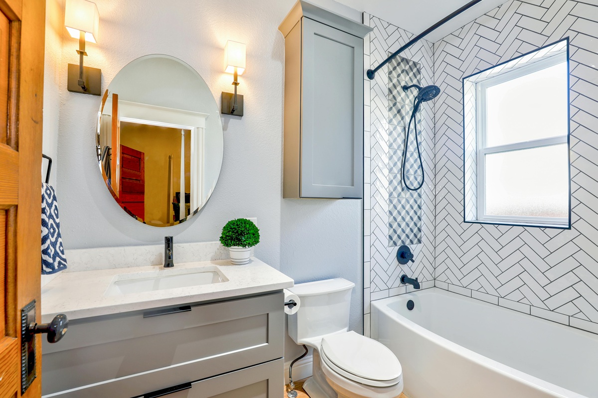 Is it better to shower in the morning or at night? Here’s what the experts say