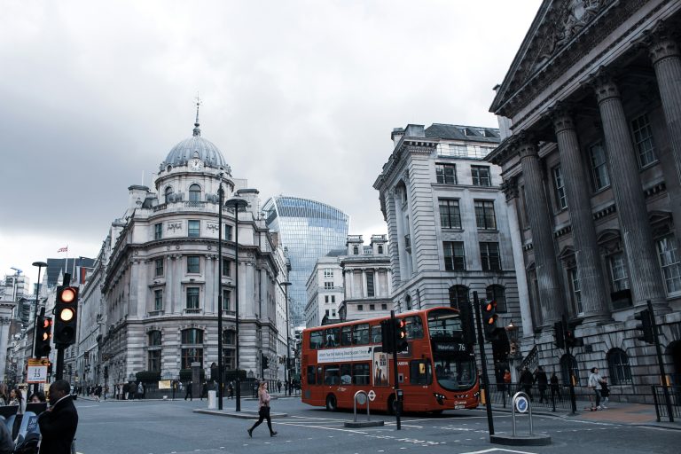 Red flags raised over British banks’ approach to AI