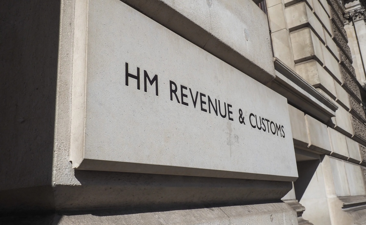 HMRC sends warning about July tax deadline