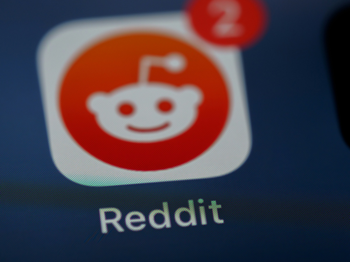 High-status Reddit users are escaping penalties for sharing misinformation
